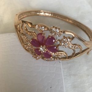 Gold Plated/Zircon Bracelet.